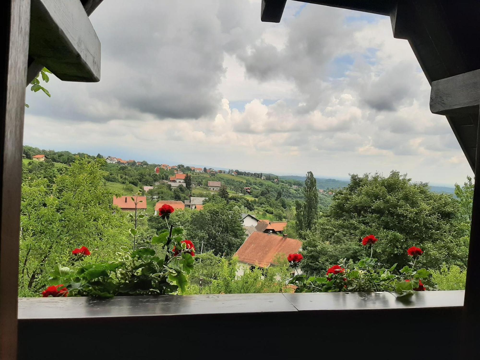 Apartmani Etno Kuca Pod Okicem Samobor Exterior photo